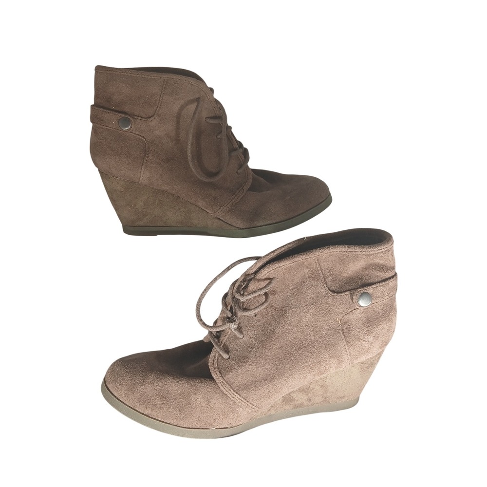 Madden Girl Dusky Wedge Booties 10M‎ Taupe Faux Suede Lace Up Ankle Boots Camo